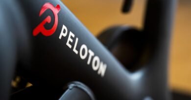 Peloton is launching bikes and treadmills for gyms, accelerating commercial strategy Peloton is launching bikes and treadmills for gyms, accelerating commercial strategy