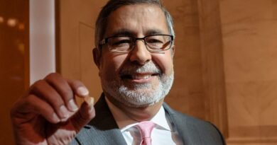 Micron rides memory price spike into earnings with stock up 62%, drubbing its tech peers