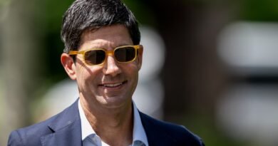 Fed chair pick Kevin Warsh meets with more senators as Thom Tillis blockade continues