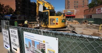 Transit agency sues Trump over frozen funds for New York subway project