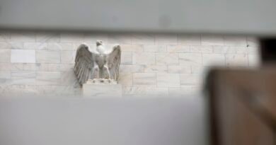 Fed still expects to cut rates once this year despite spiking oil prices