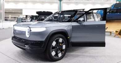 Uber to invest up to $1.25 billion in EV maker Rivian in deal to launch 50,000 robotaxis Uber to invest up to $1.25 billion in EV maker Rivian in deal to launch 50,000 robotaxis