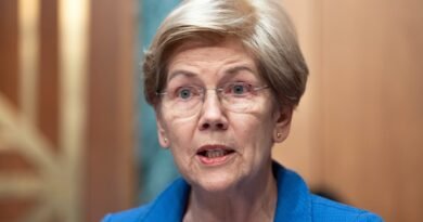 Sen. Warren says Fed nominee Kevin Warsh would be Trump rubber stamp Sen. Warren says Fed nominee Kevin Warsh would be Trump rubber stamp