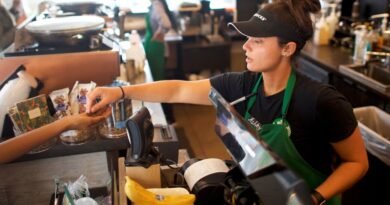 Starbucks to award bonuses to baristas, expand tipping to promote turnaround efforts