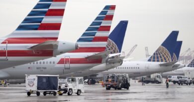 What a United-American merger would mean, from antitrust hurdles to airfare