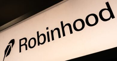 Stocks making the biggest moves after hours: Robinhood, Booking Holdings, Starbucks, Visa &