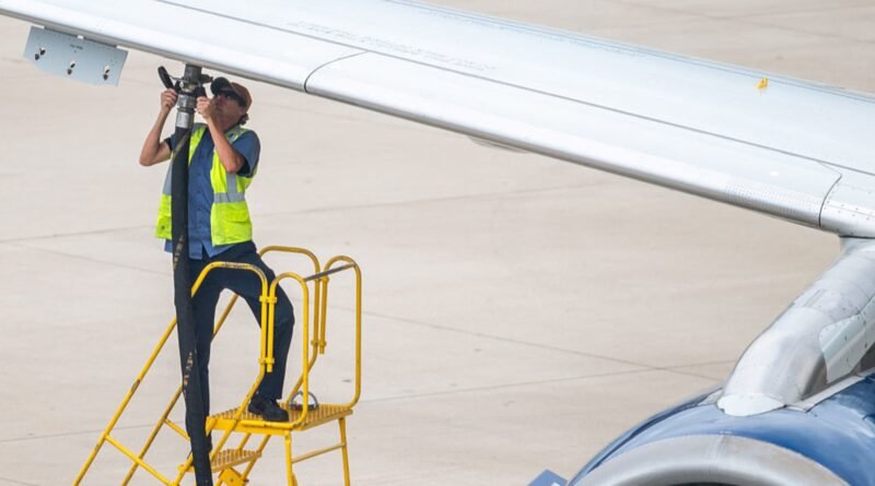 Airlines spent 56.4% more on jet fuel in month after Iran war started, U.S. government says