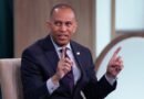 Democratic House leader Jeffries meets with Jared Kushner as midterms loom