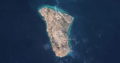 U.S. attacks 3 Iranian oil tankers after missiles target Navy warships