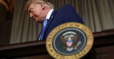 Trump’s approval rating on economy hits all-time low as midterm looms: CNBC survey Trump’s approval rating on economy hits all-time low as midterm looms: CNBC survey