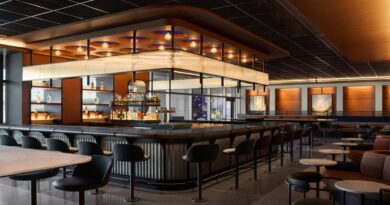 United Airlines set to open its biggest airport lounge in $2.6 billion overhaul at Houston